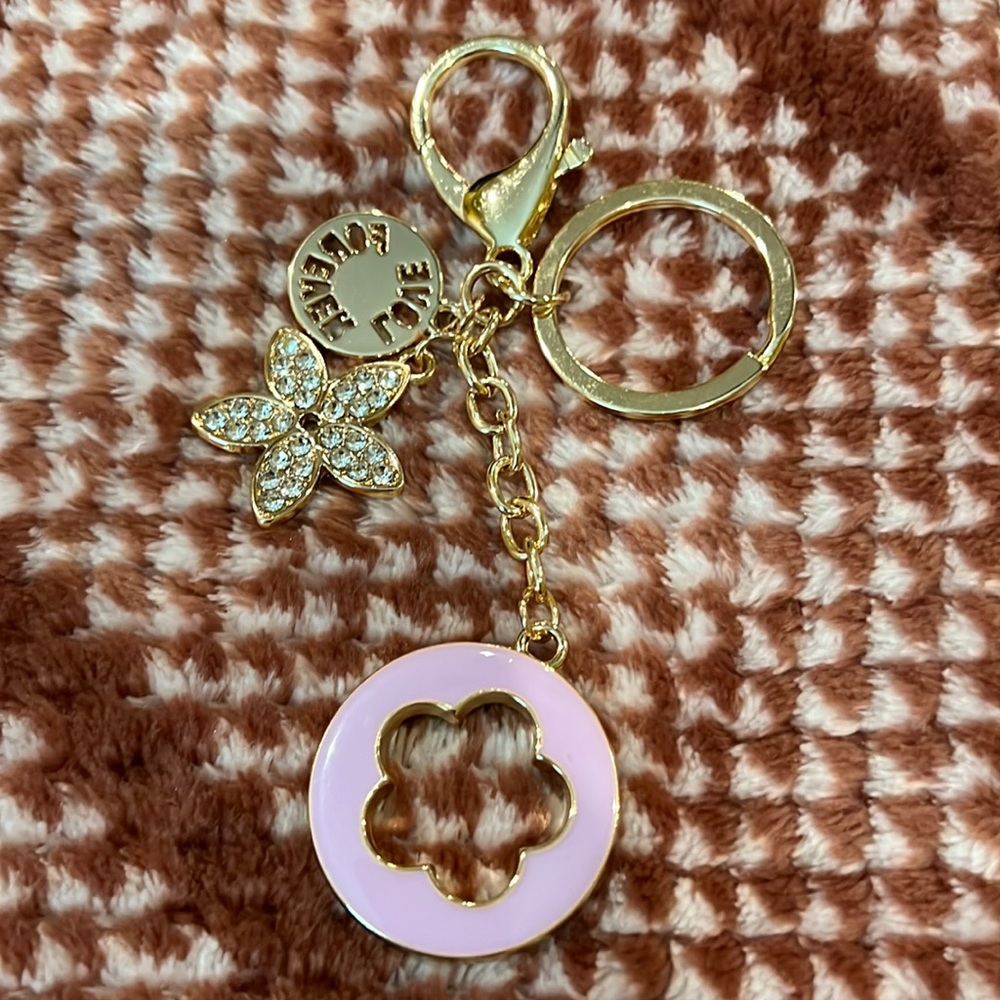 Unbranded Keychain Gold Hardware Lavender Three Charm & Hook W Key Holder Chain - Picture 3 of 16